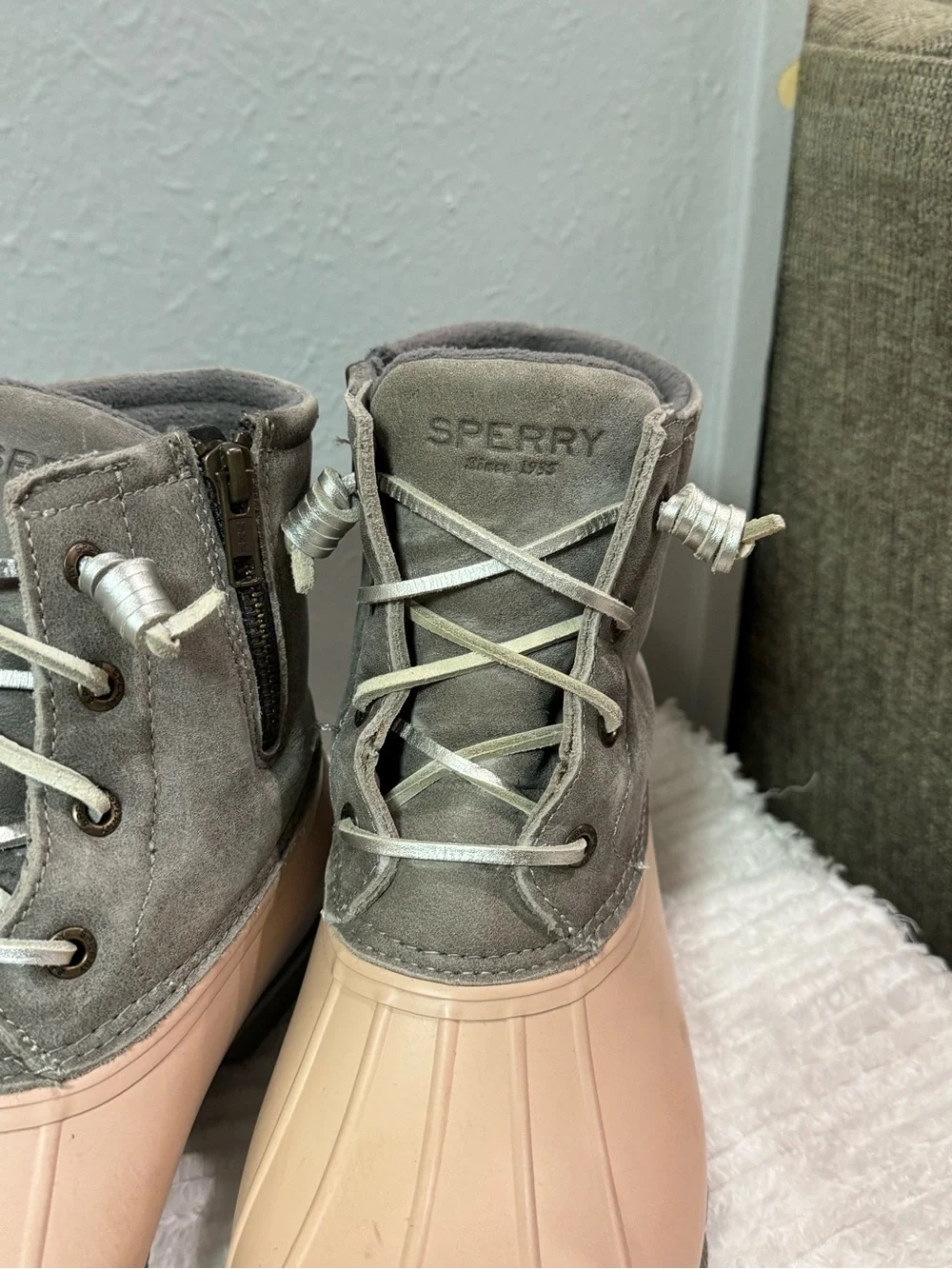 Sperry Women's Gray Suede and Blush Rubber Duck Boots